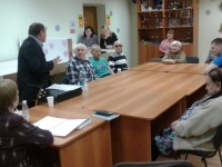 7 декабря: Алексей Томшин артистично читает своего «Колобка»