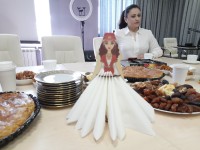 Радушно встретила гостей Цахик Бабаджанян