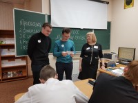 Ребята читают придуманные сказки товарищам