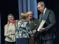Победителей награждает заместитель мэра – А.Р.Пелевин