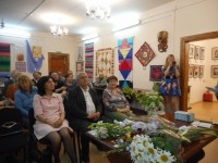 Муж, дочь, внук рядом в праздничный час