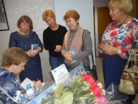 Автографы бывшим коллегам по Тюменьэнерго