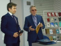 Глава Комитета по культуре В.П.Фризен приветствует почётного гостя