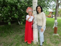 Русская и армянская поэтессы в День России